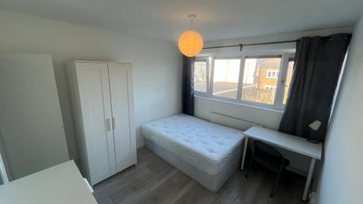 Double Room, Short Walk from Mile End Tube Main Photo