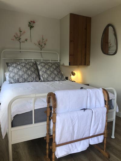Double Room with en suite and private garden  Main Photo