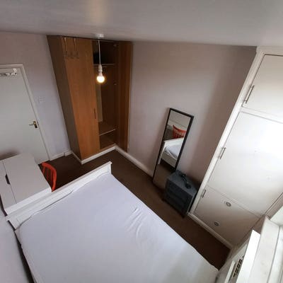 Room. Chelsea. Main Photo