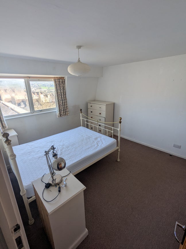 1 Room, Double bed, Fully furnished Main Photo