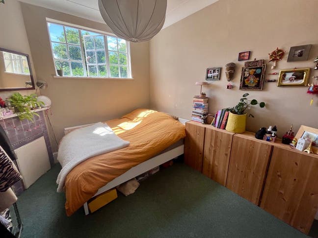 Double bedroom available 20th May in Hammersmith Main Photo