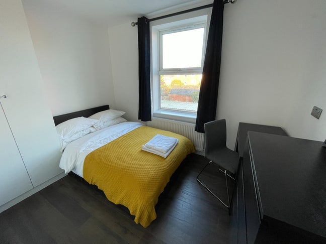 Ensuite town centre double room  Main Photo