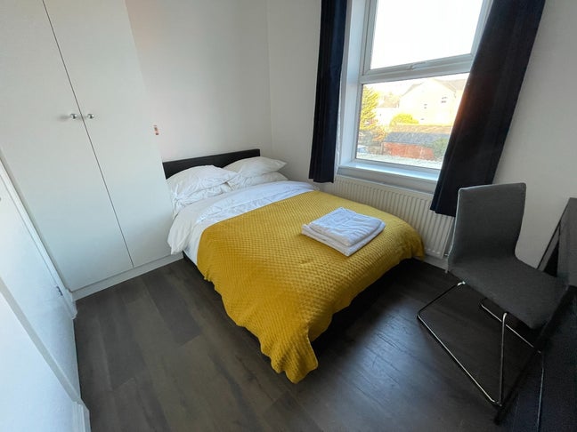 Ensuite town centre double room  Main Photo