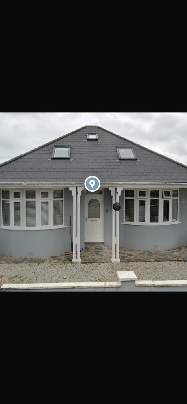 3 bed property with drive way and parking  Main Photo