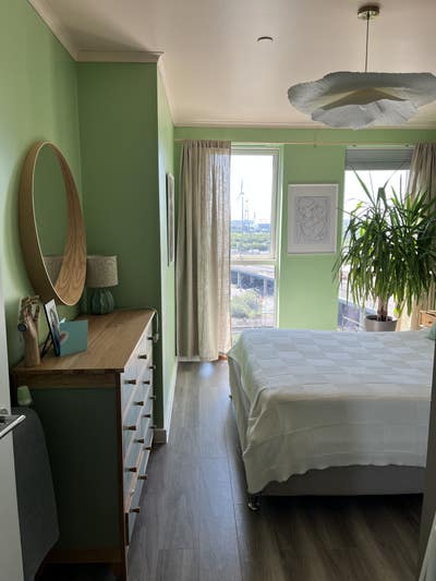 Modern Double Room in 3-Year-Old Apartment  Main Photo