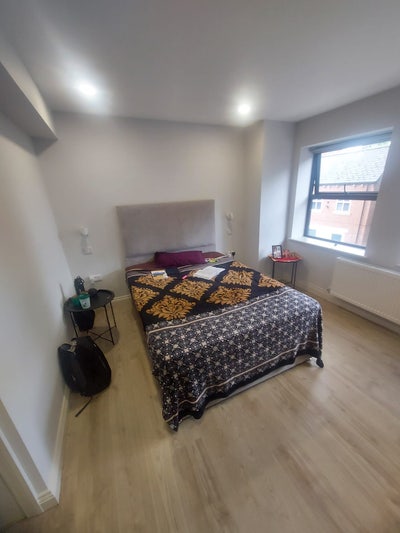 Ensuite room available in LS2 Main Photo