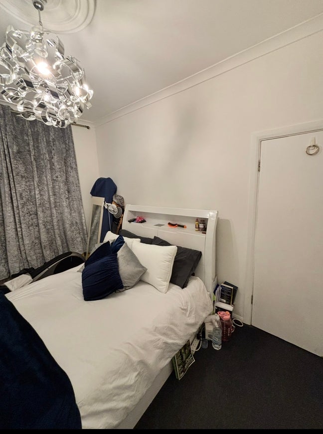 Extra large room airy double room Main Photo