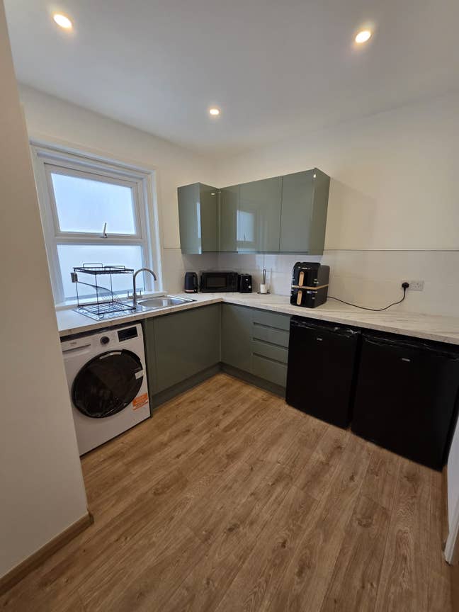 2 Rooms for rent in the shared house🙂  Main Photo