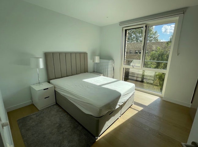Elephant & Castle Short let Bills cleaner Inc. Main Photo