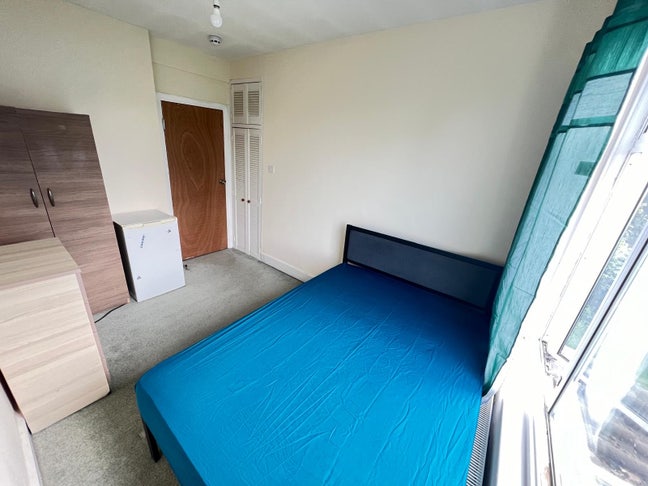 ✨ 🛌 3X Single & 1X Double Rooms to Let in Wembley Main Photo