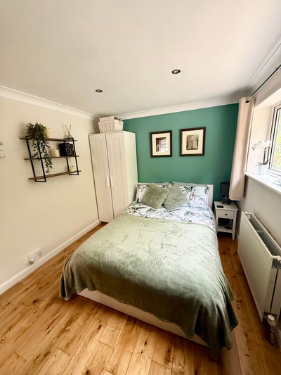 Spacious Double Room in Quiet Home with Garden  Main Photo