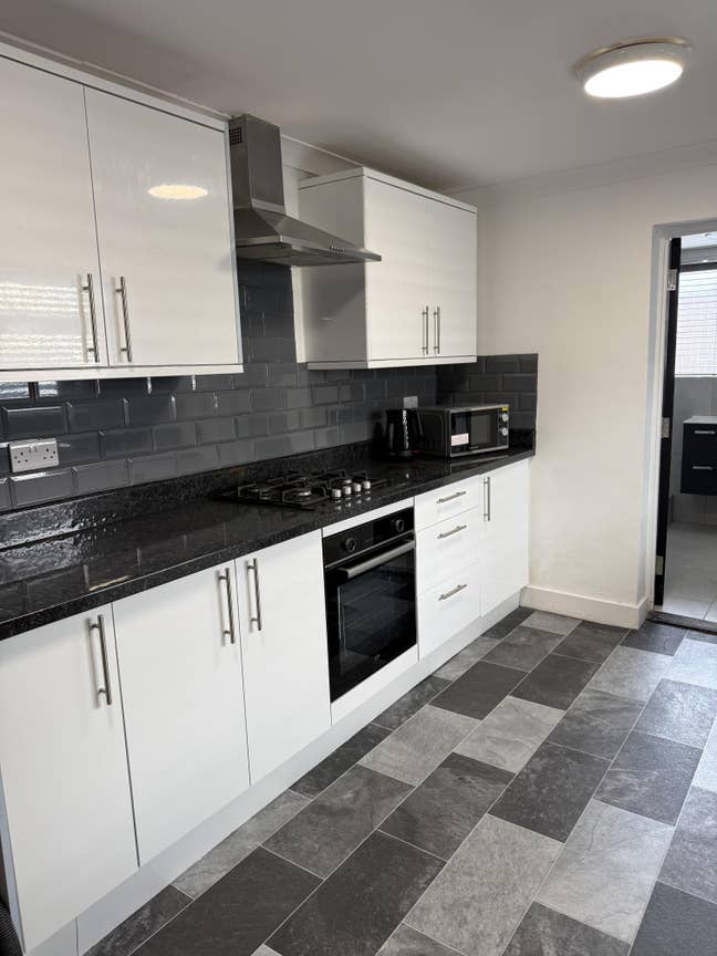 🔥BRAND New HMO|Close to station|All bills incl🔥 Main Photo