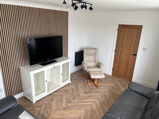 Single Bedroom and Separate Lounge Main Photo