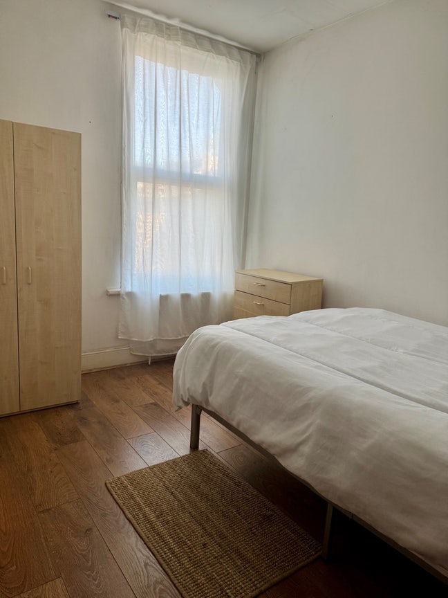 Double Room 2 mins from Leyton Station Main Photo