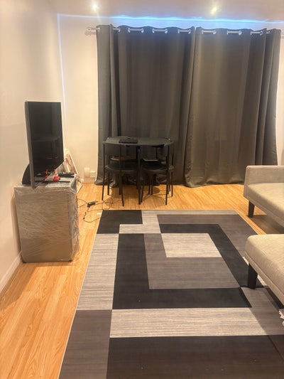Spacious Fully Furnished Double Room  Main Photo