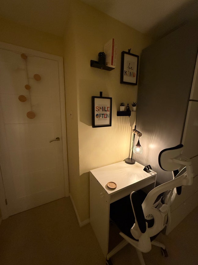Single Room - Bills Included - Downhead Park Main Photo