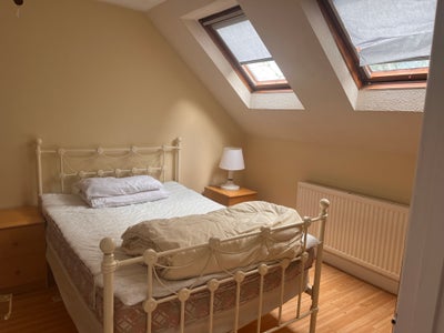 Double Room in Family Home Main Photo