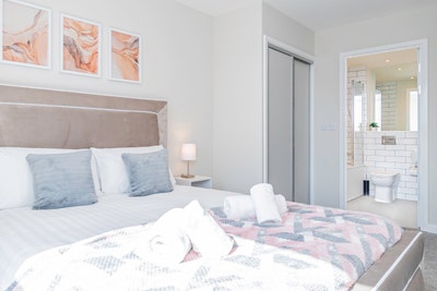 Room available in a 2 Room Flat Main Photo