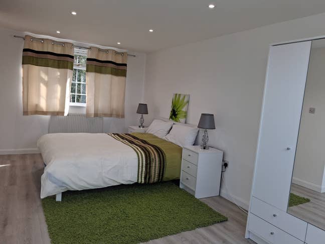 Beautifully Converted Loft Space with Ensuite!! Main Photo