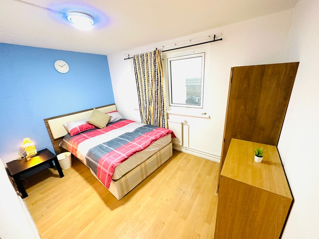 Two Rooms – E3 🏠 Mile End / Queen Mary Zone 2 Main Photo
