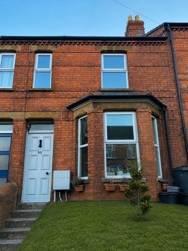 4 Bedroom Refurbished Modern House Available Main Photo