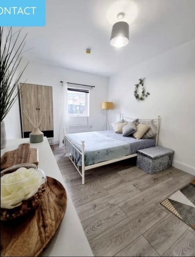 Luxury Hi-Spec flat with parking!! Twickenham  Main Photo
