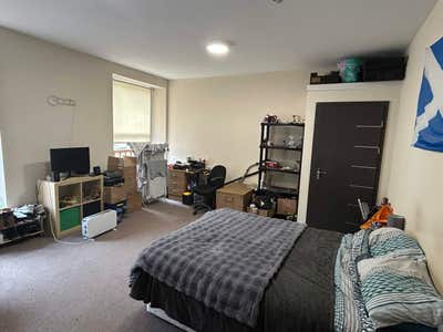 Large Room - Reform Street Flat 2/2  Main Photo