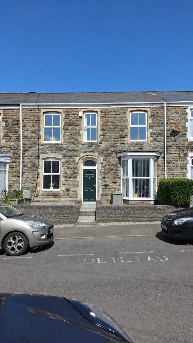 🔥 Spacious Rooms in Professional House SA1 🔥 Main Photo