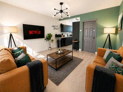 Spacious 6 Bed Contractor House | Bills Included Main Photo