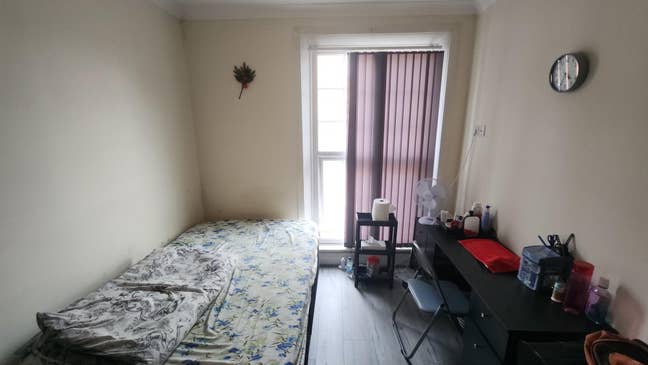 Room for rent available in 5bhk Main Photo