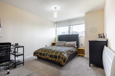 Double Bedroom with Ensuite in Switch House  Main Photo