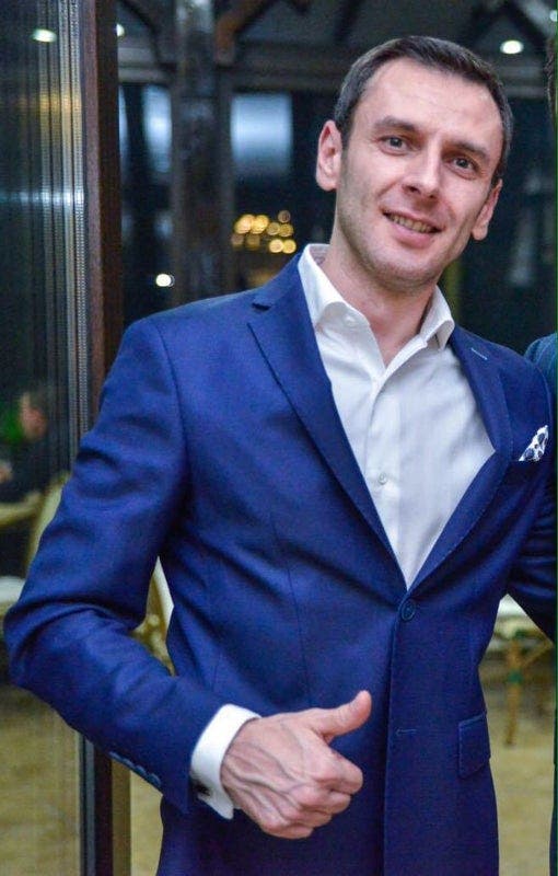 Professional Male seeks a double room Main Photo