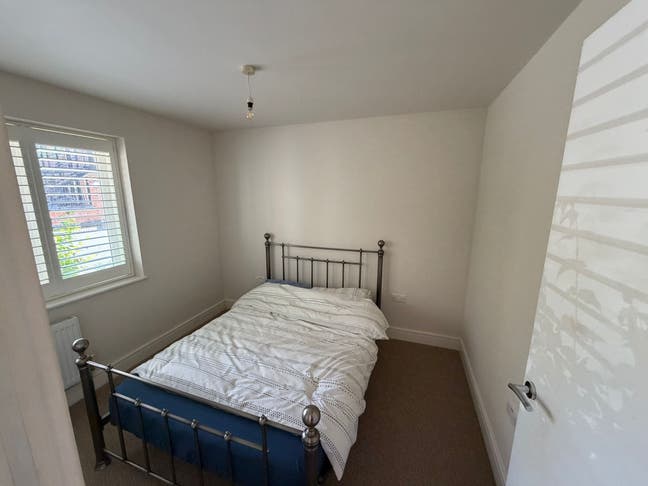 Room in a two-bed apartment  Main Photo