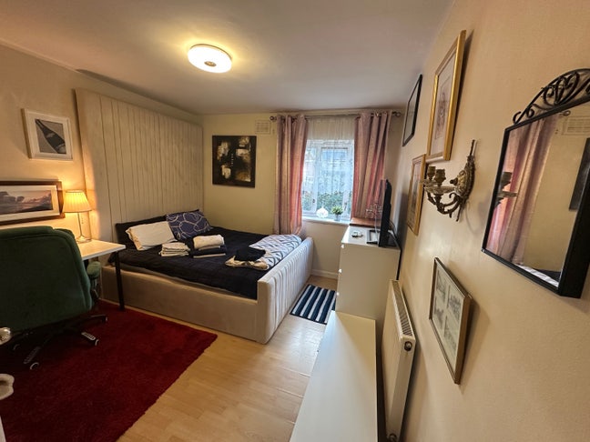1 or 2 months Holiday let Super locat.Discount if  Main Photo