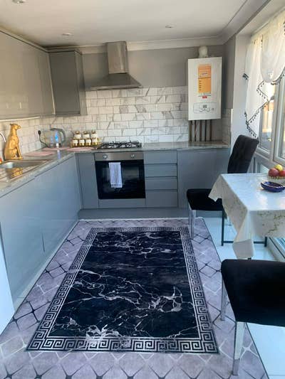 3 bedroom house in romford Main Photo