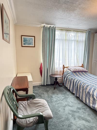 Double Room for Single Occupancy–Convenient Locati Main Photo