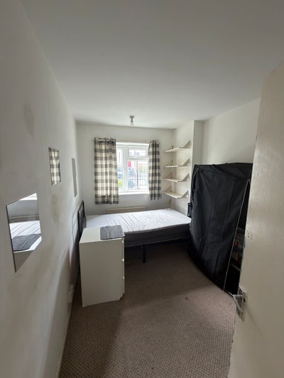 Single Room Stockwell avail. 1 May 2026 Main Photo