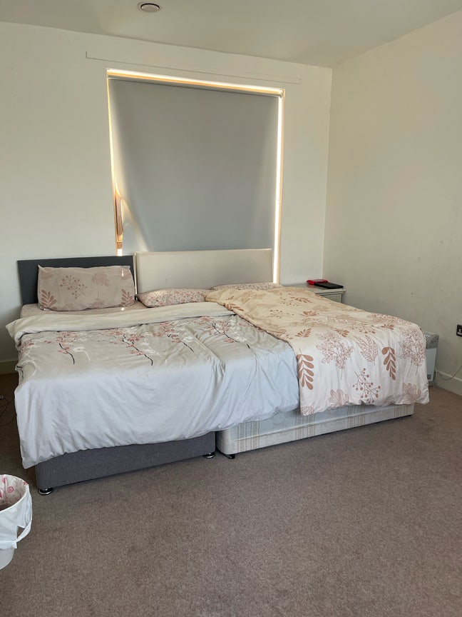 Room in Dagenham  Main Photo