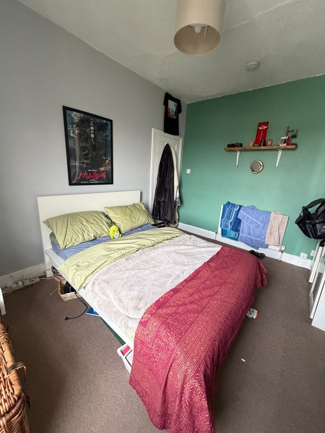 Lovely fully furnished double room in shared house Main Photo