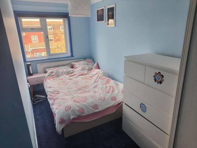 1 double in 3 bed Jewish household - WD6 Main Photo