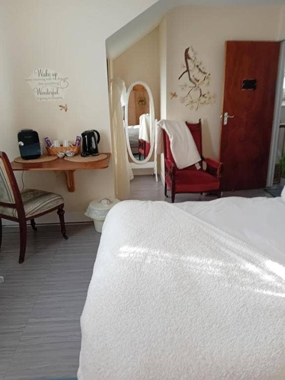 Large rooms in home available  Main Photo