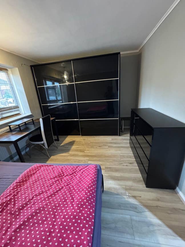 Double and a Master Bedroom Available in IG11 0NW Main Photo