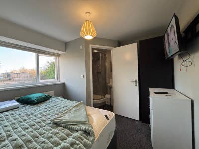 Bills Inclusive 2 NOW LEFT Double Ensuite Rooms  Main Photo