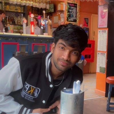 Professional Male seeks a single or double room Main Photo