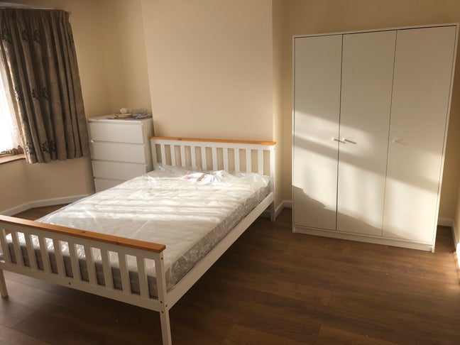 Large Double bedroom near Brunel  Main Photo