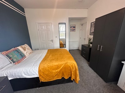 Spacious Double En-suite Rooms Main Photo