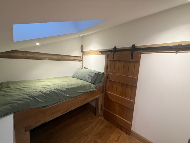 Single room in farmhouse  Main Photo