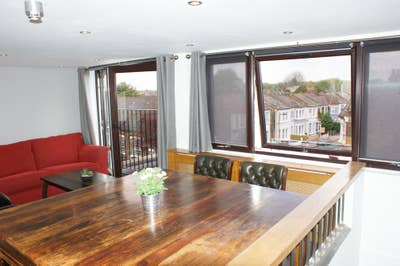 Modern large 1 bdr attic flat, all incl. Main Photo