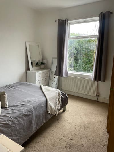 Double Room in beautiful three bed house share Main Photo