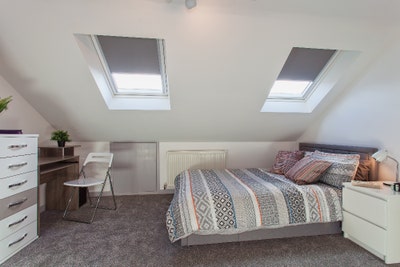 2 WOW Large en-suites - grab yours now  Main Photo